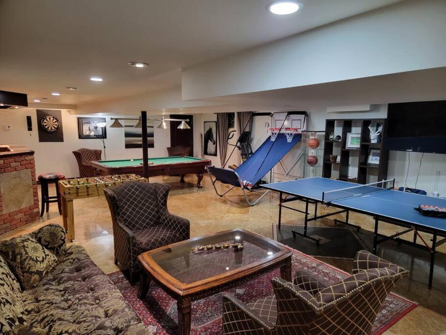 Amazing 8br Waterview House & * Montreal