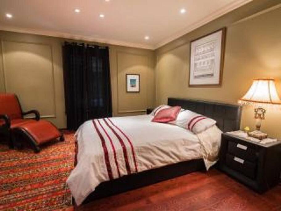 Amazing 8br Waterview House & Villa Montreal