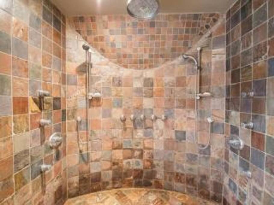Amazing 8br Waterview House & Villa
