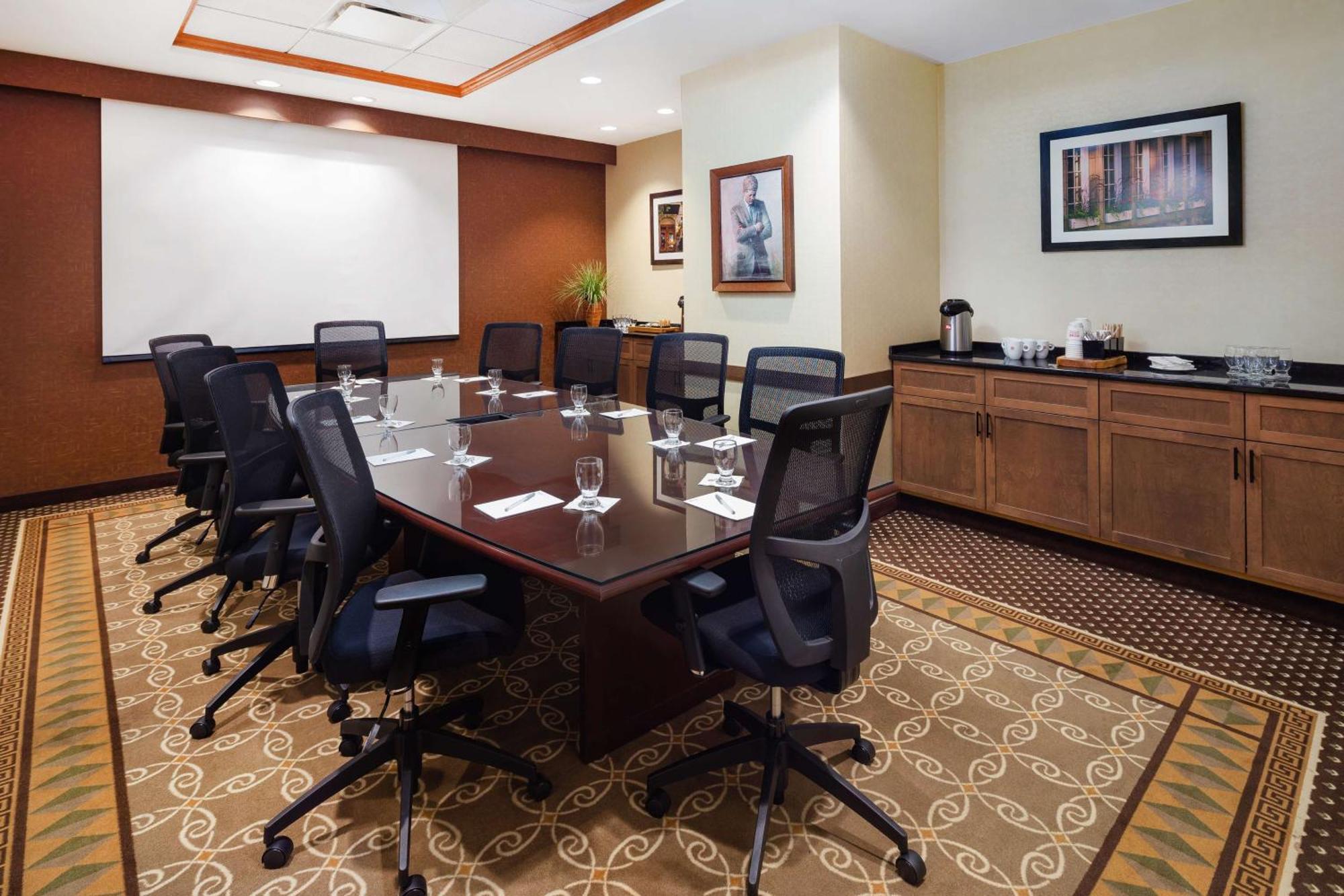 Hotel Hilton Garden Centre-ville 4*