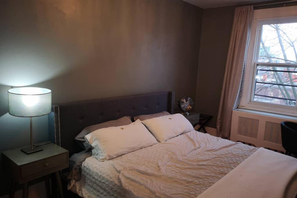 Great Location Large Kings Downtown Apartment *