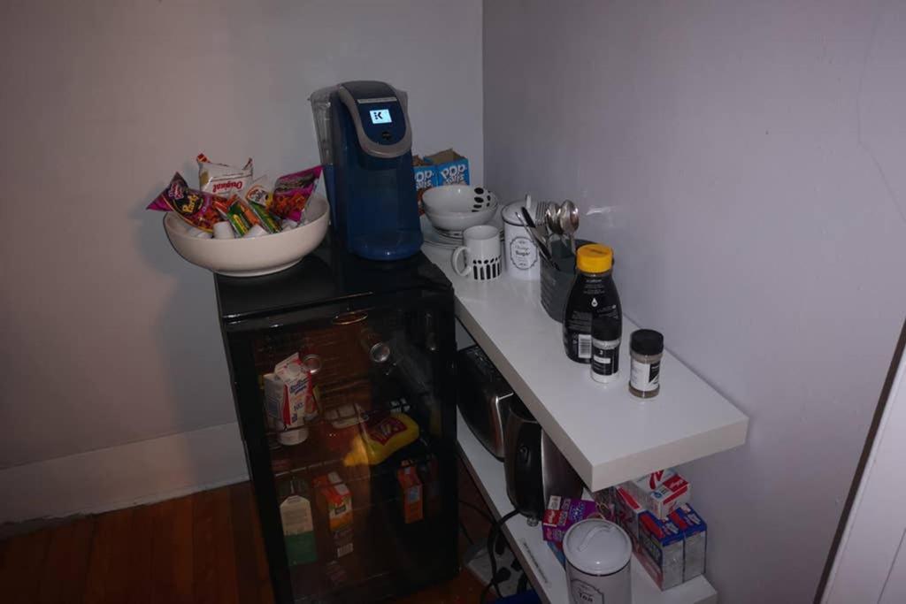 Great Location Large Kings Downtown * Montreal