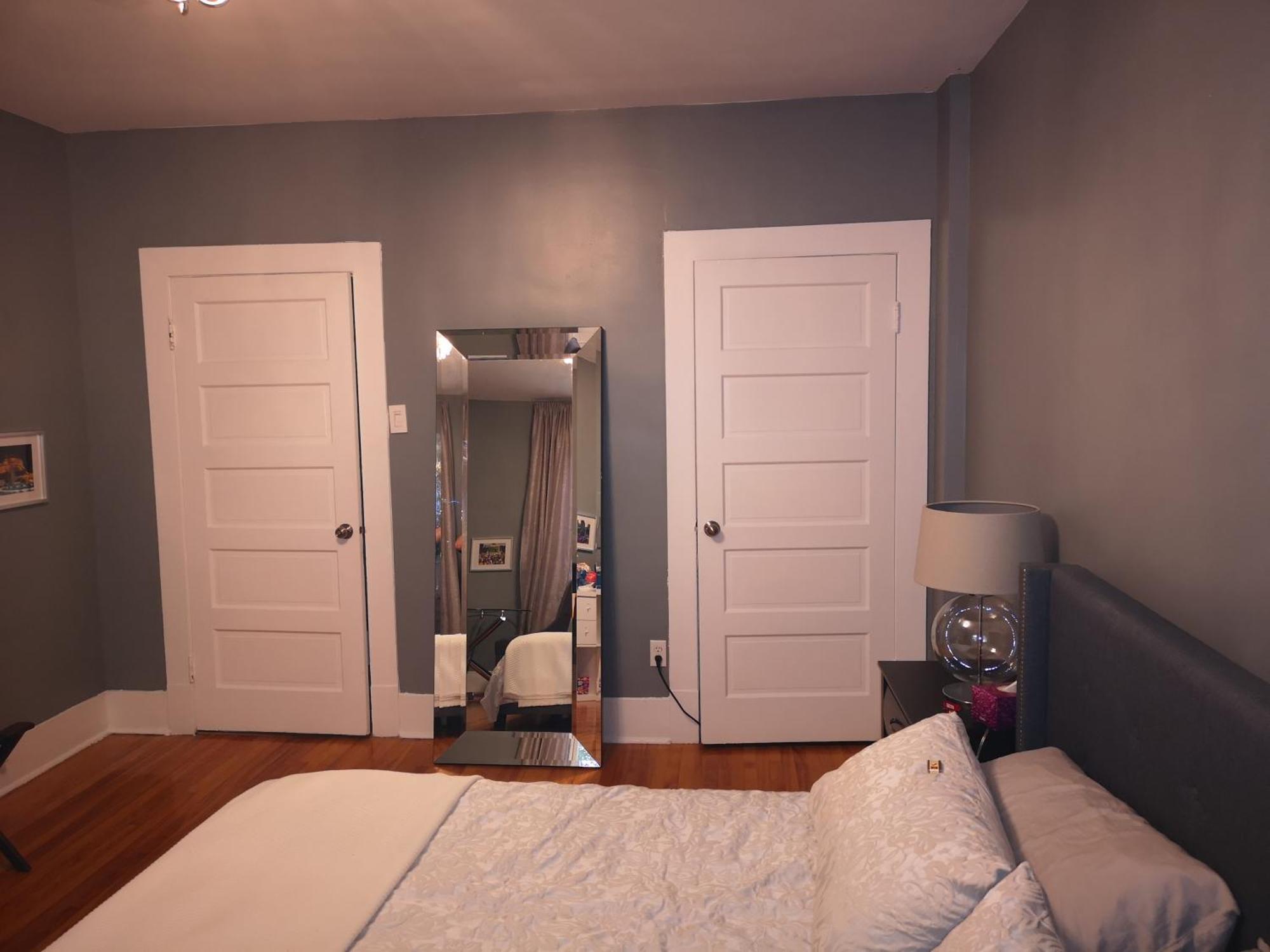 Apartment Great Location Large Kings Downtown Montreal