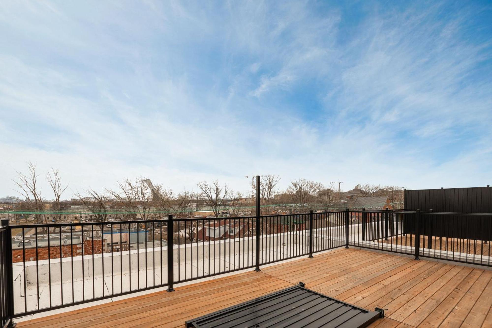 Cozy 2 Bedroom On 2 Floors - 1107 *