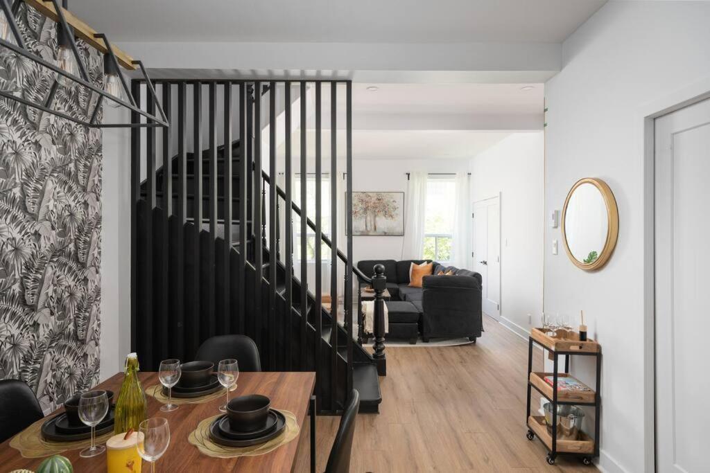 Downtown Penthouse 2floor 4bdrs , 9 Guests Apartment Montreal