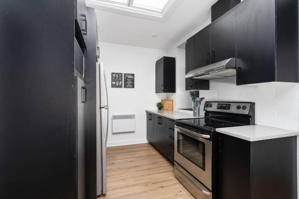 Apartment Downtown Penthouse 2floor 4bdrs , 9 Guests Montreal