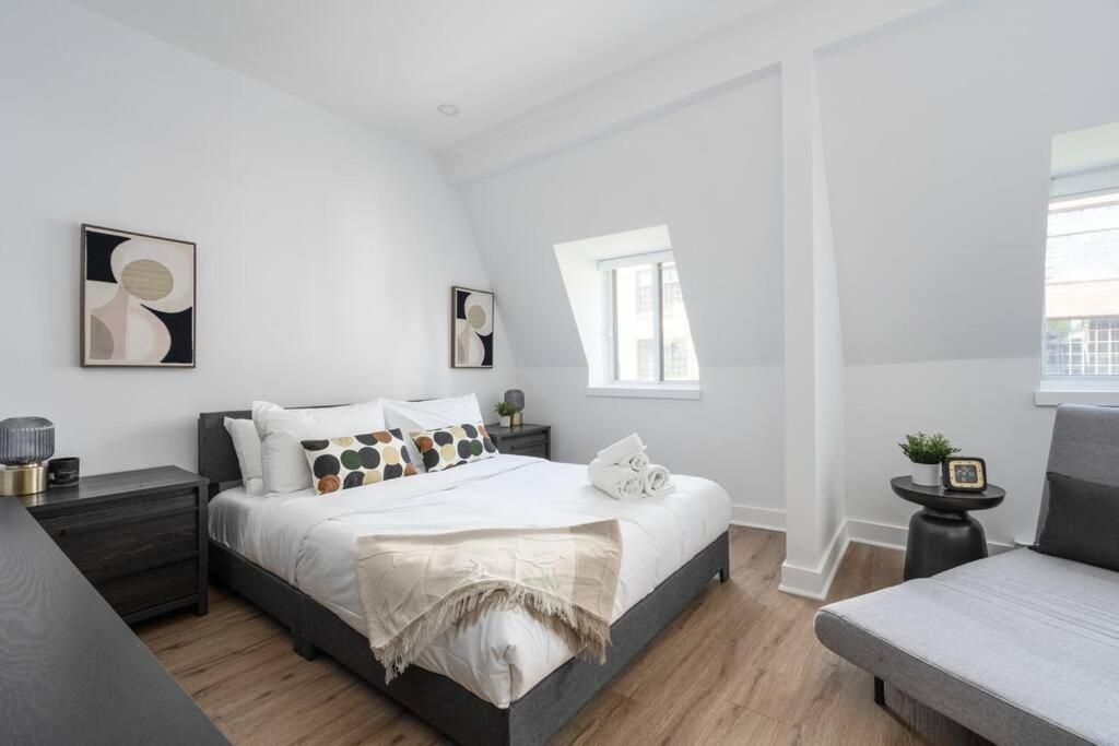 Downtown Penthouse 2floor 4bdrs , 9 Guests Montreal