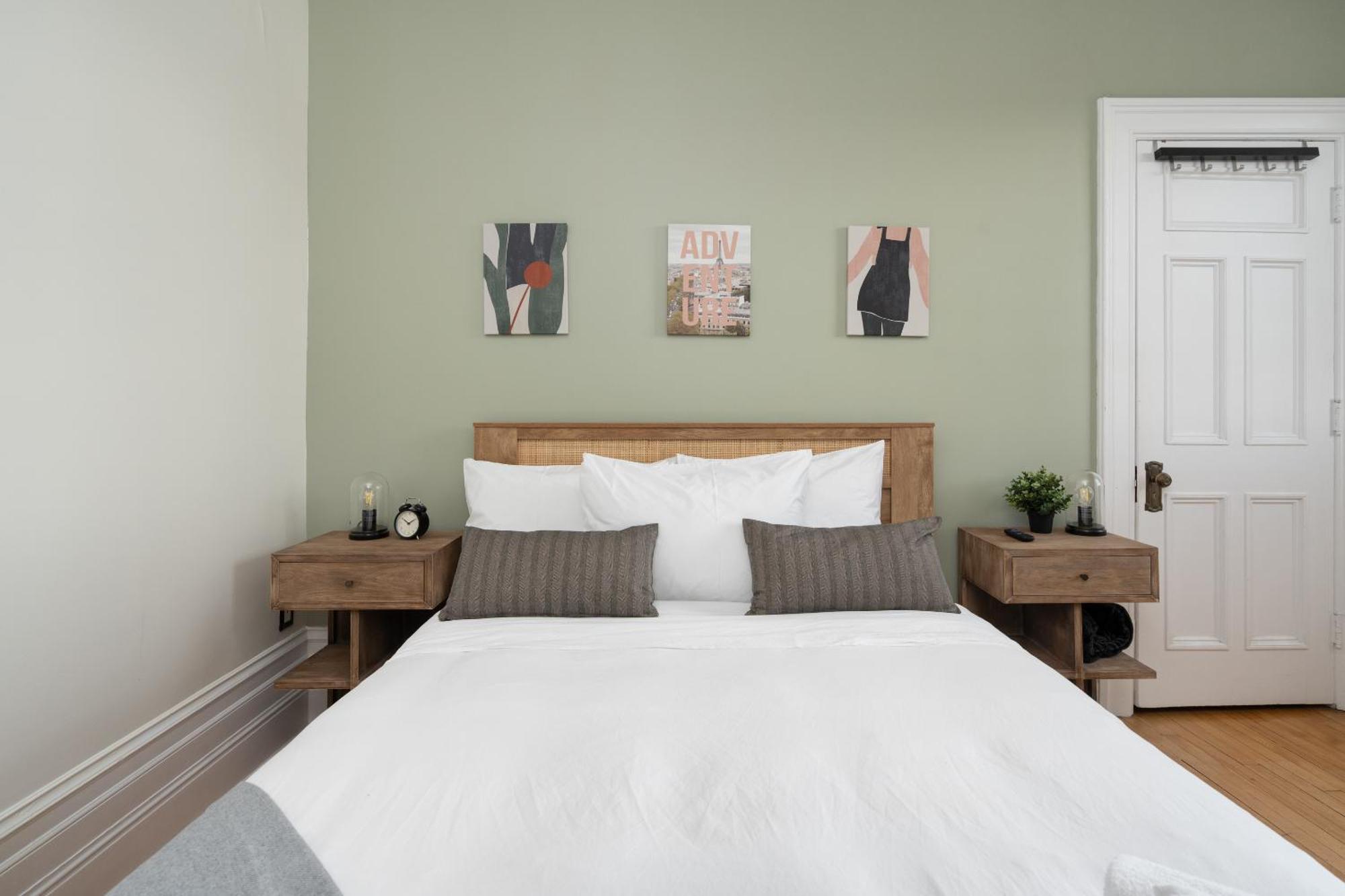 Penthouse / Sunset Private Terrace, 6bdrs-13guests * Montreal