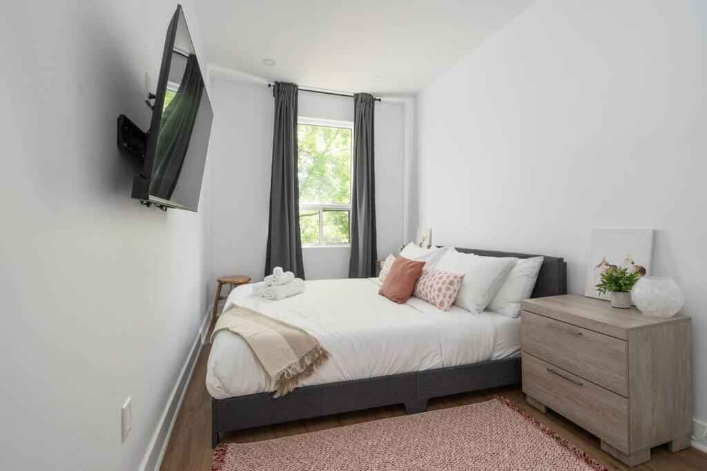Downtown Penthouse 2floor 4bdrs , 9 Guests Montreal