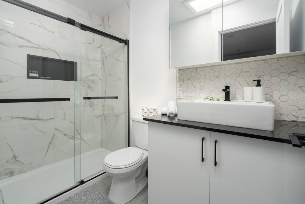 Downtown Penthouse 2floor 4bdrs , 9 Guests Apartment *