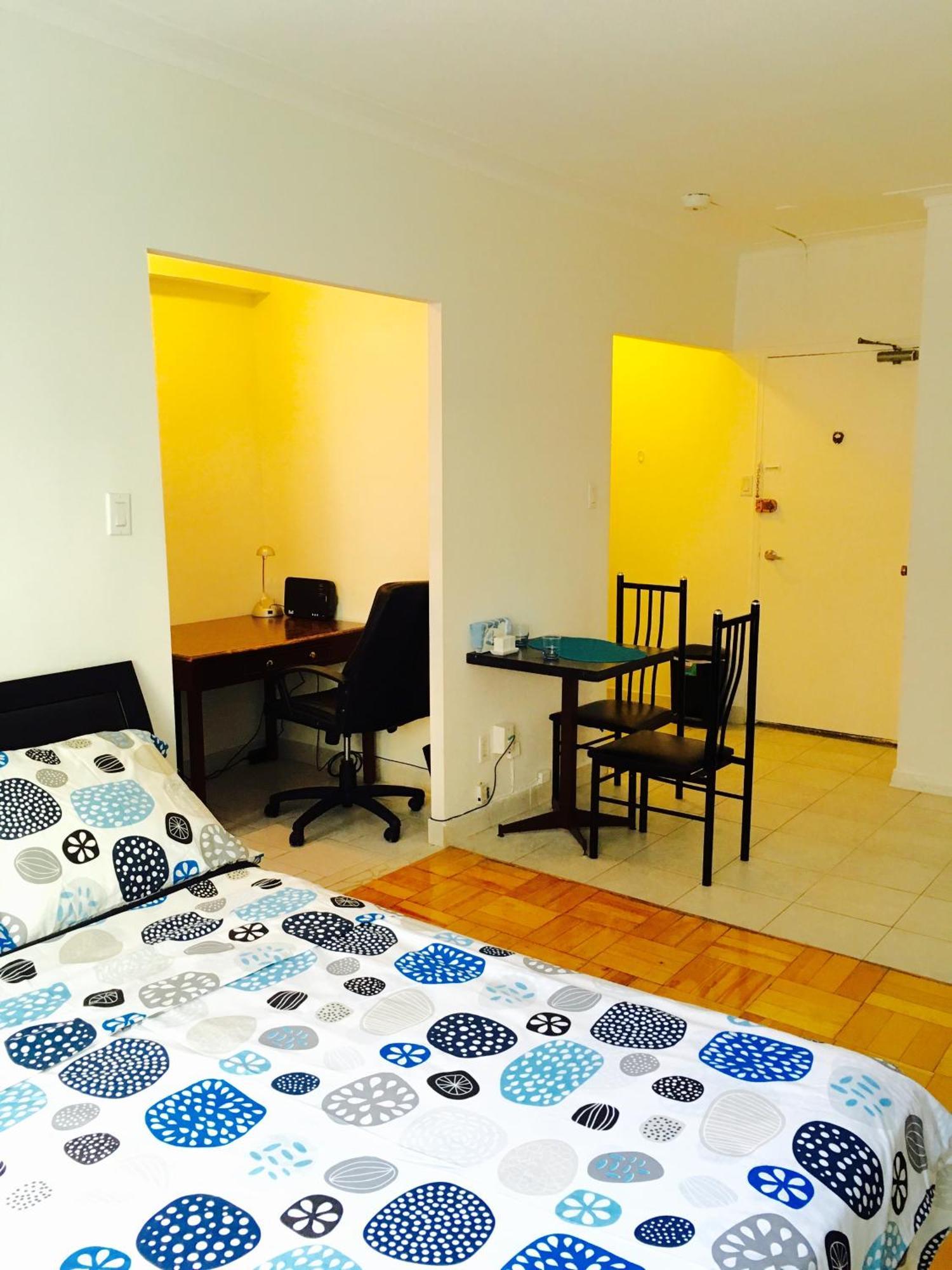 Stylish Apartment: Comfortable In The Golden Square Mile Apartment