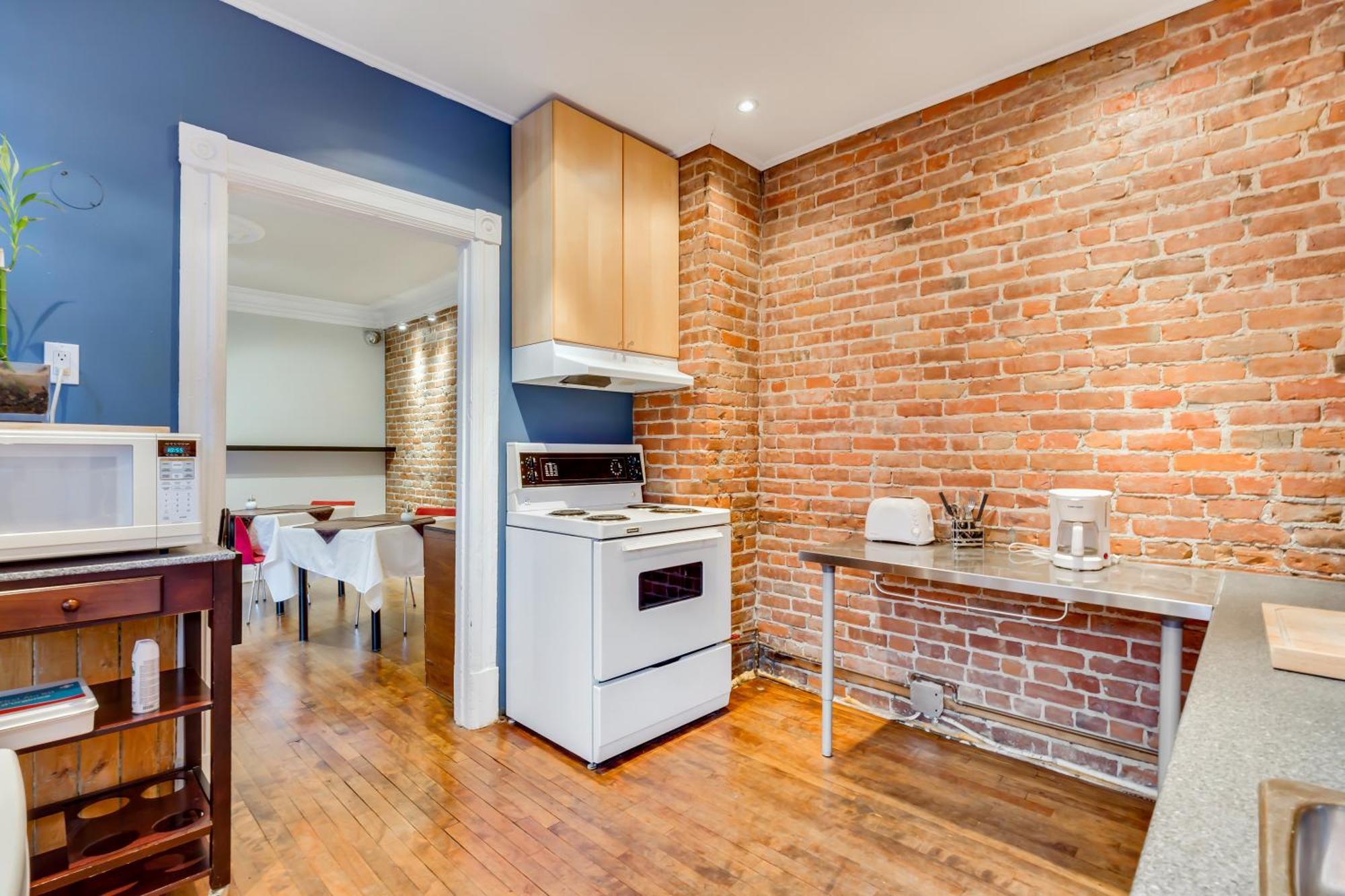 Cozy In Prime Location * Montreal