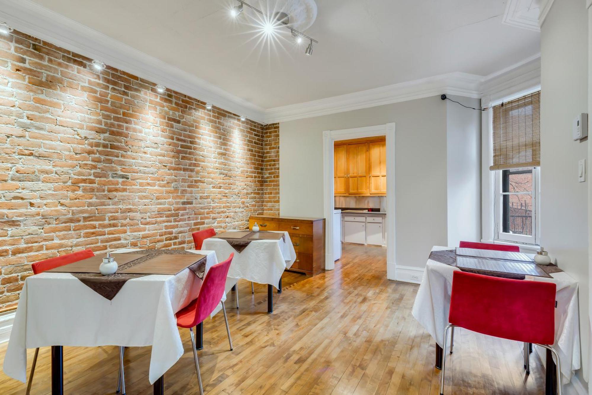 Cozy In Prime Location Homestay Montreal