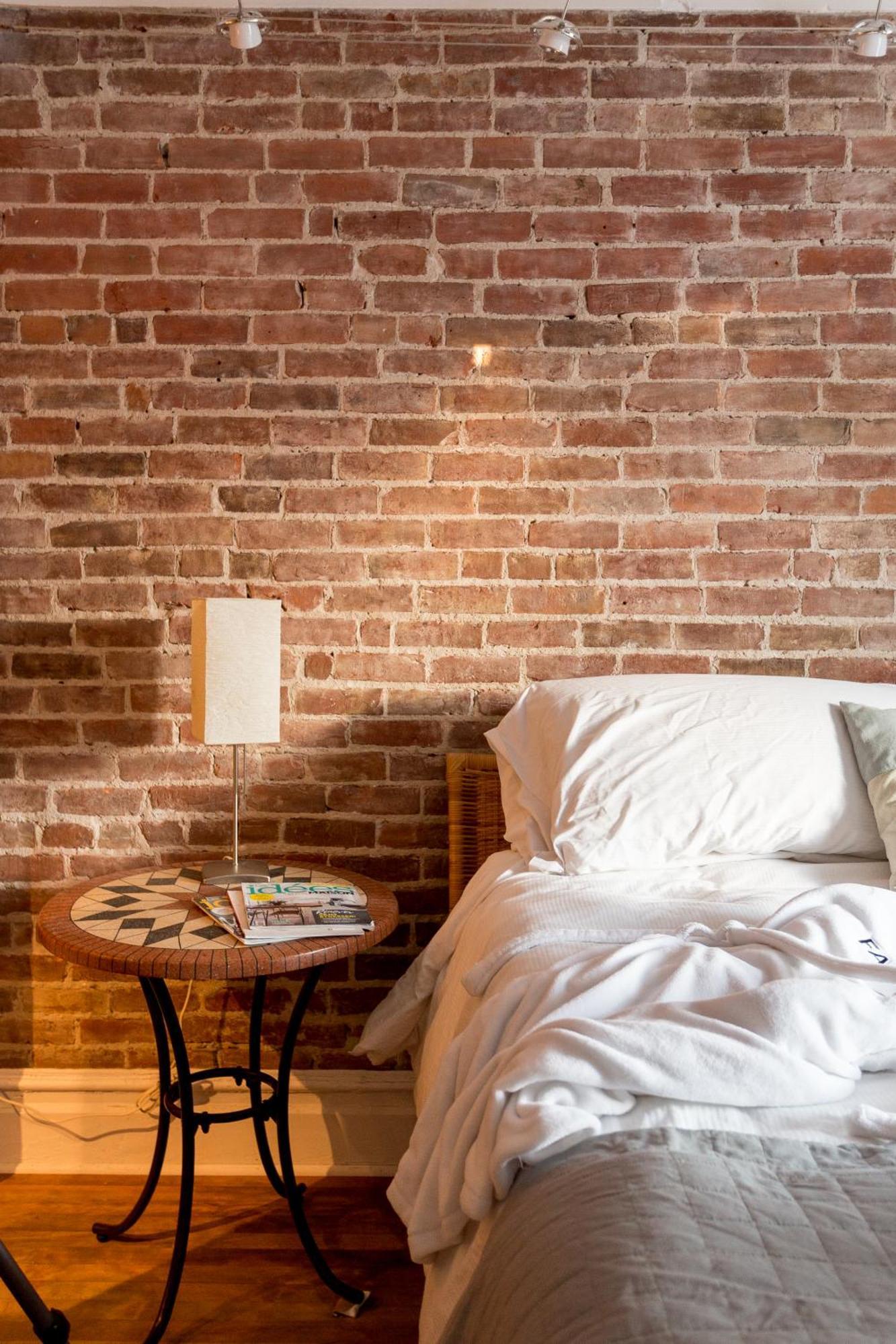Cozy In Prime Location *
