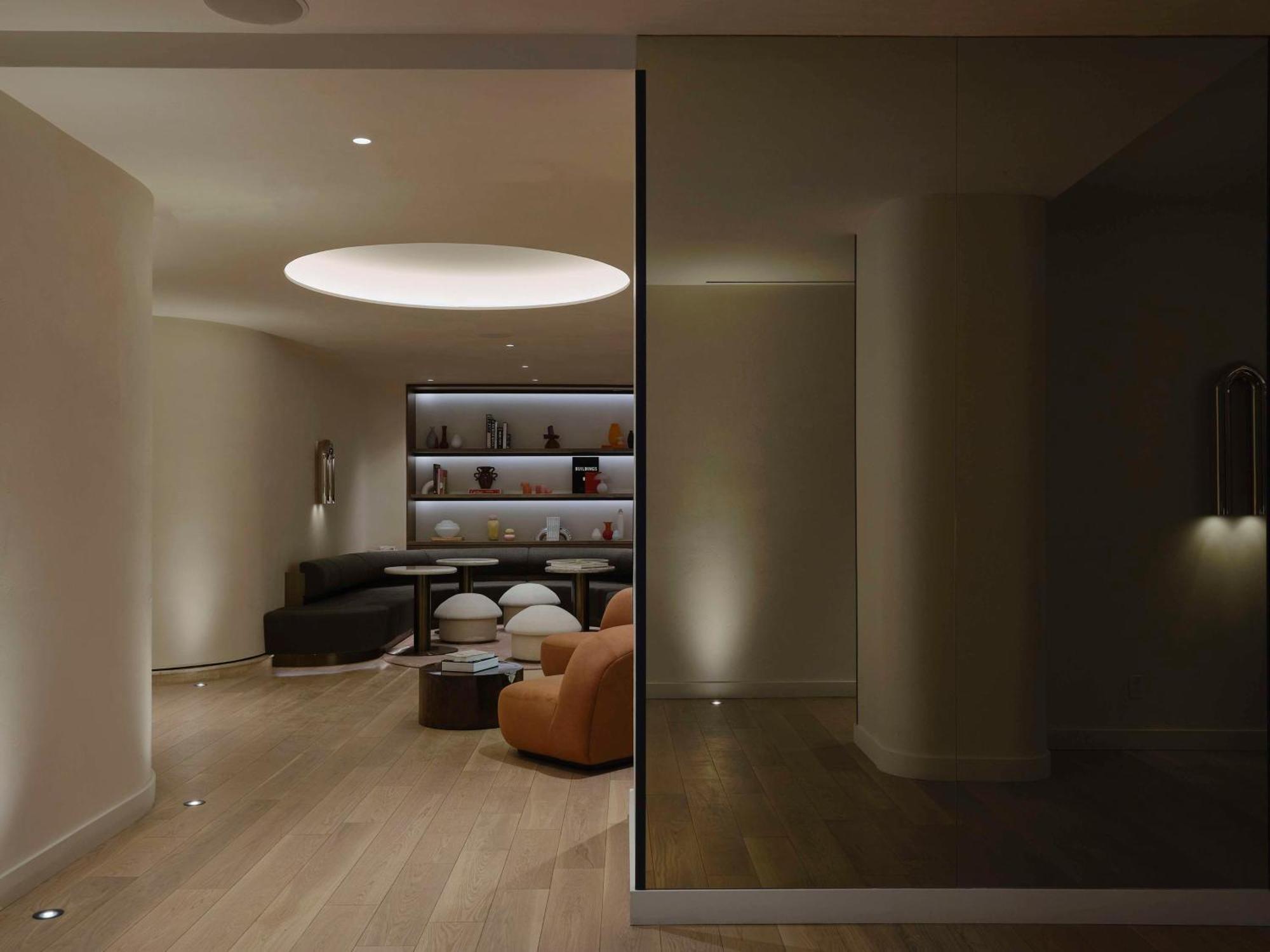 Vogue Downtown, Curio Collection By Hilton