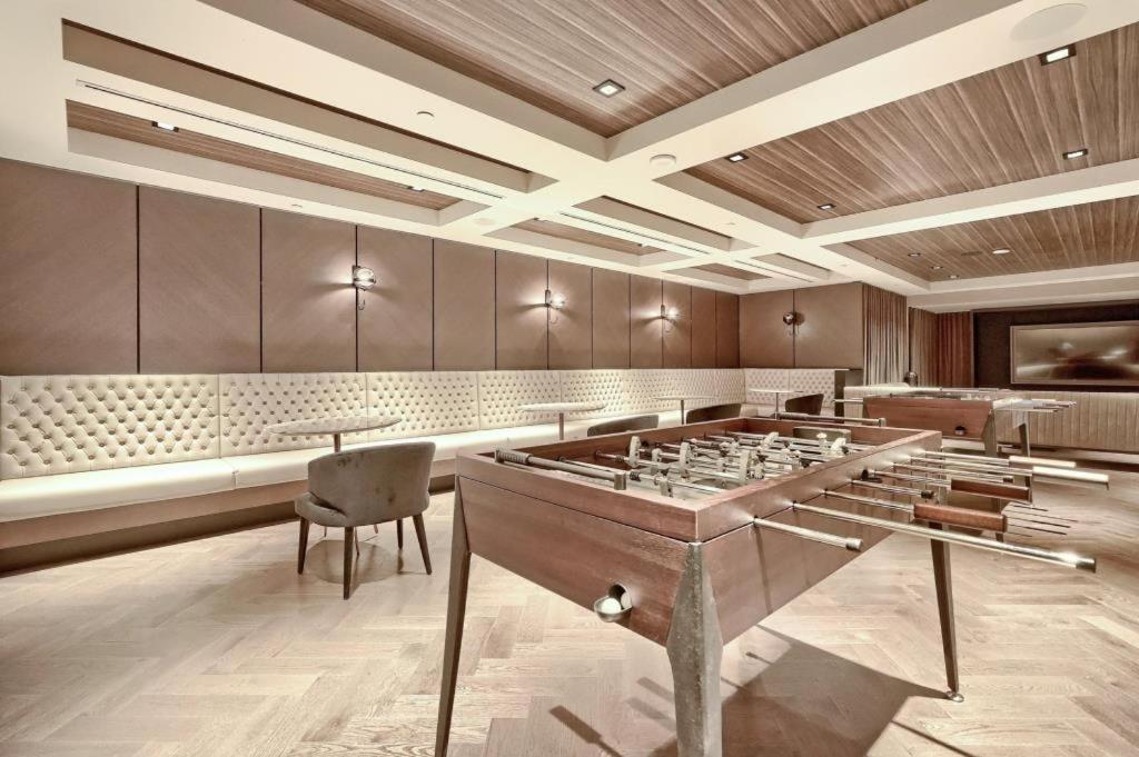 Panoramic View - 2 Bed 2 Bath 47th Floor Apartment Montreal
