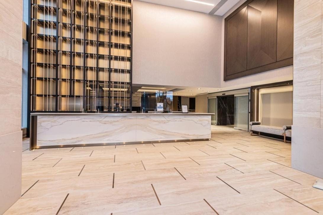 Panoramic View - 2 Bed 2 Bath 47th Floor