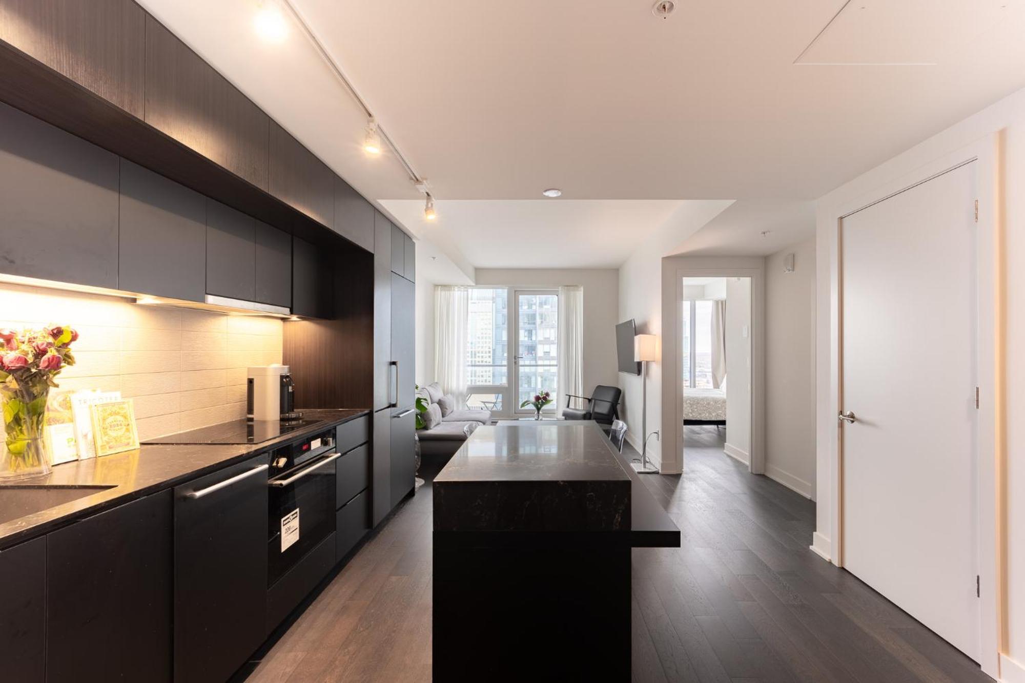 Panoramic View - 2 Bed 2 Bath 47th Floor *