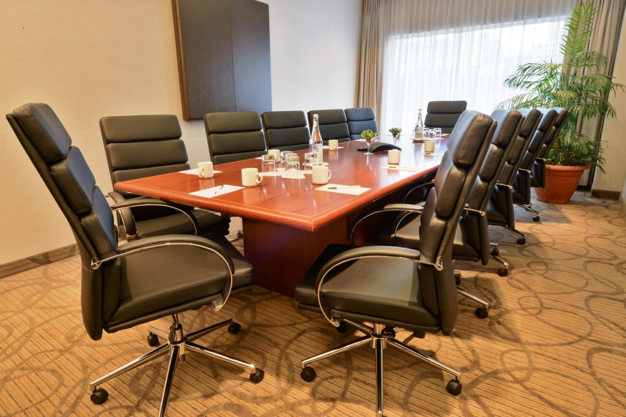 Centre Downtown By Ihg 4*