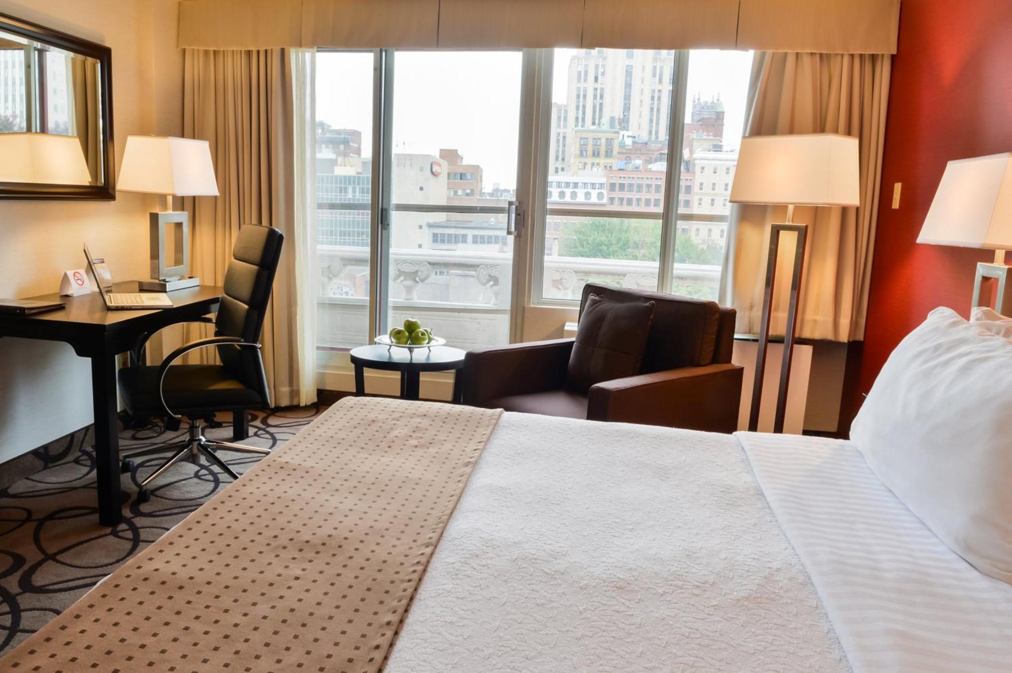 Hotel Centre Downtown By Ihg Montreal