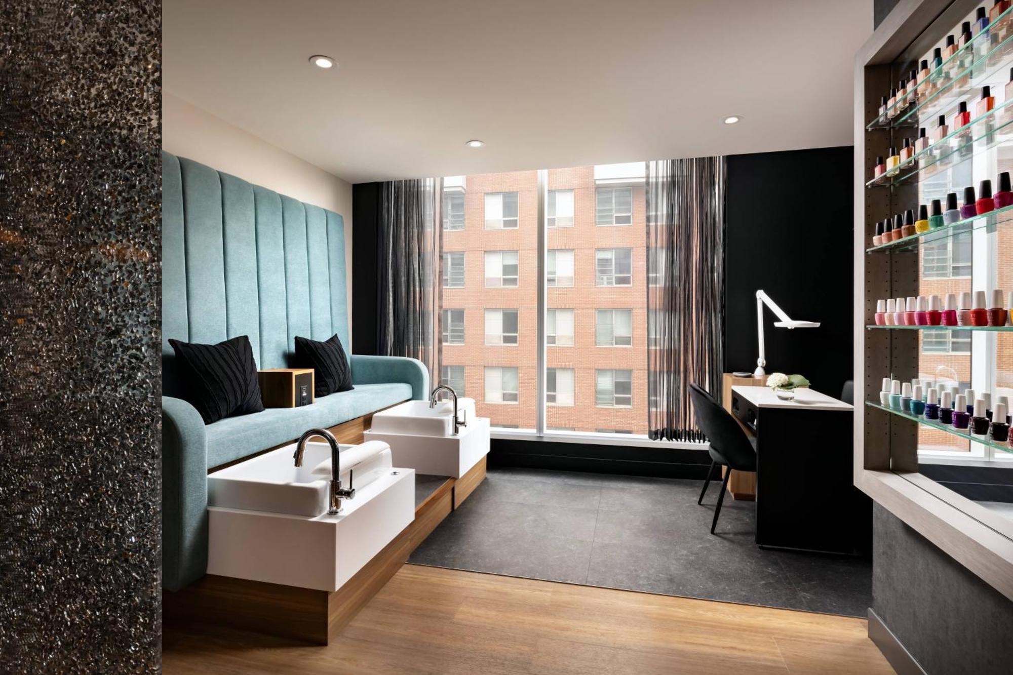 Humaniti Montreal, Autograph Collection