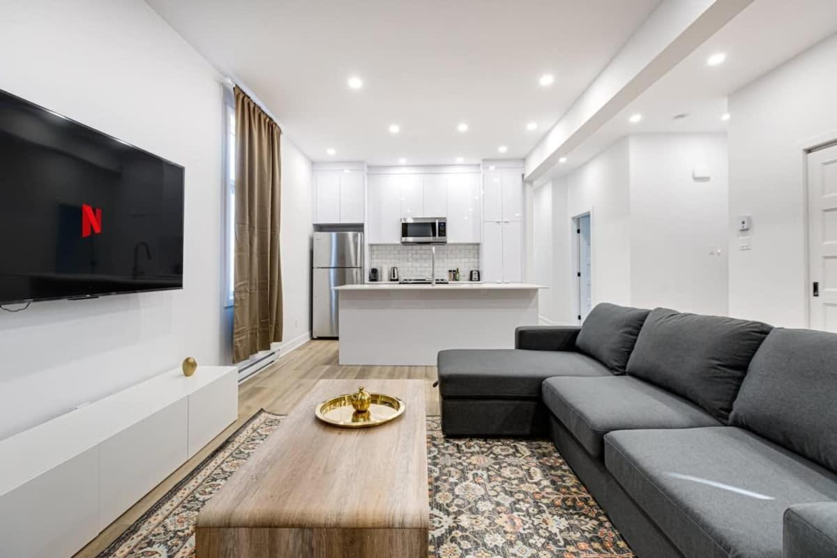 Modern & Bright 3br With Sofabed In Mile-end Montreal
