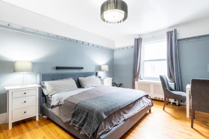 Great Location Large Kings Downtown Apartment Montreal