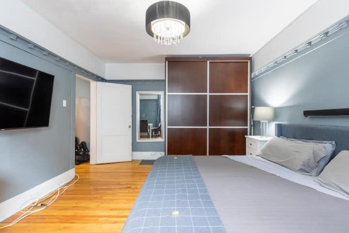 Great Location Large Kings Downtown