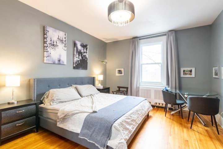 Great Location Large Kings Downtown *