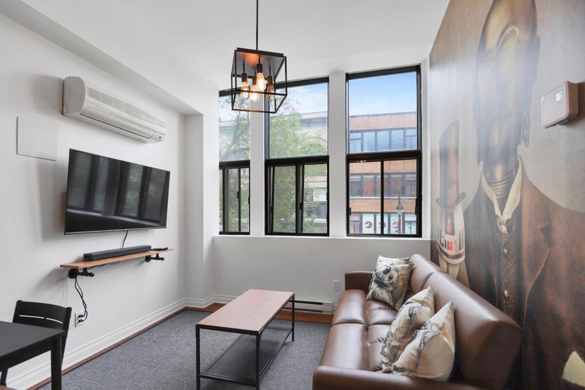 Apartment M11 The Star Wars 3br Downtown Montreal