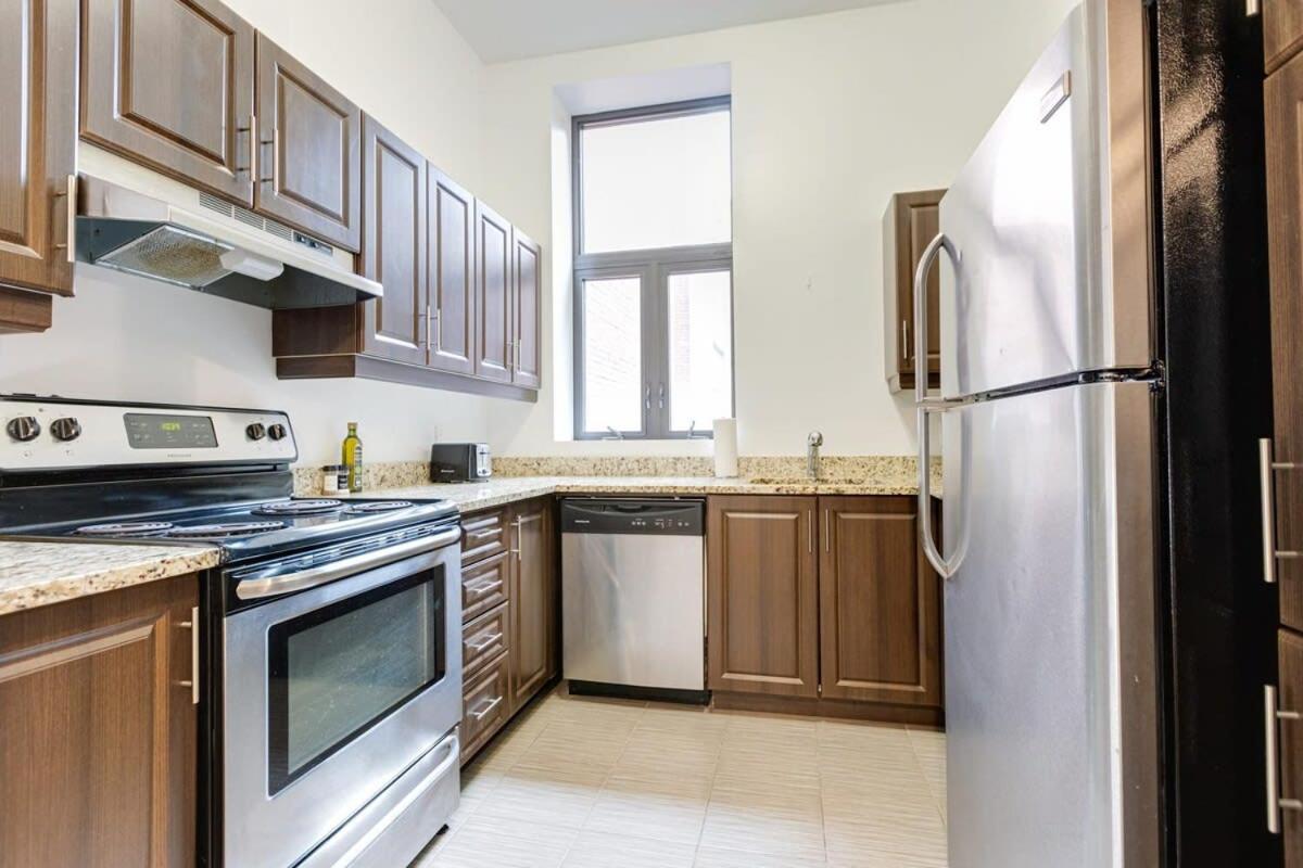 M11 Stylish & Modern 3br Downtown Mtl Apartment Montreal