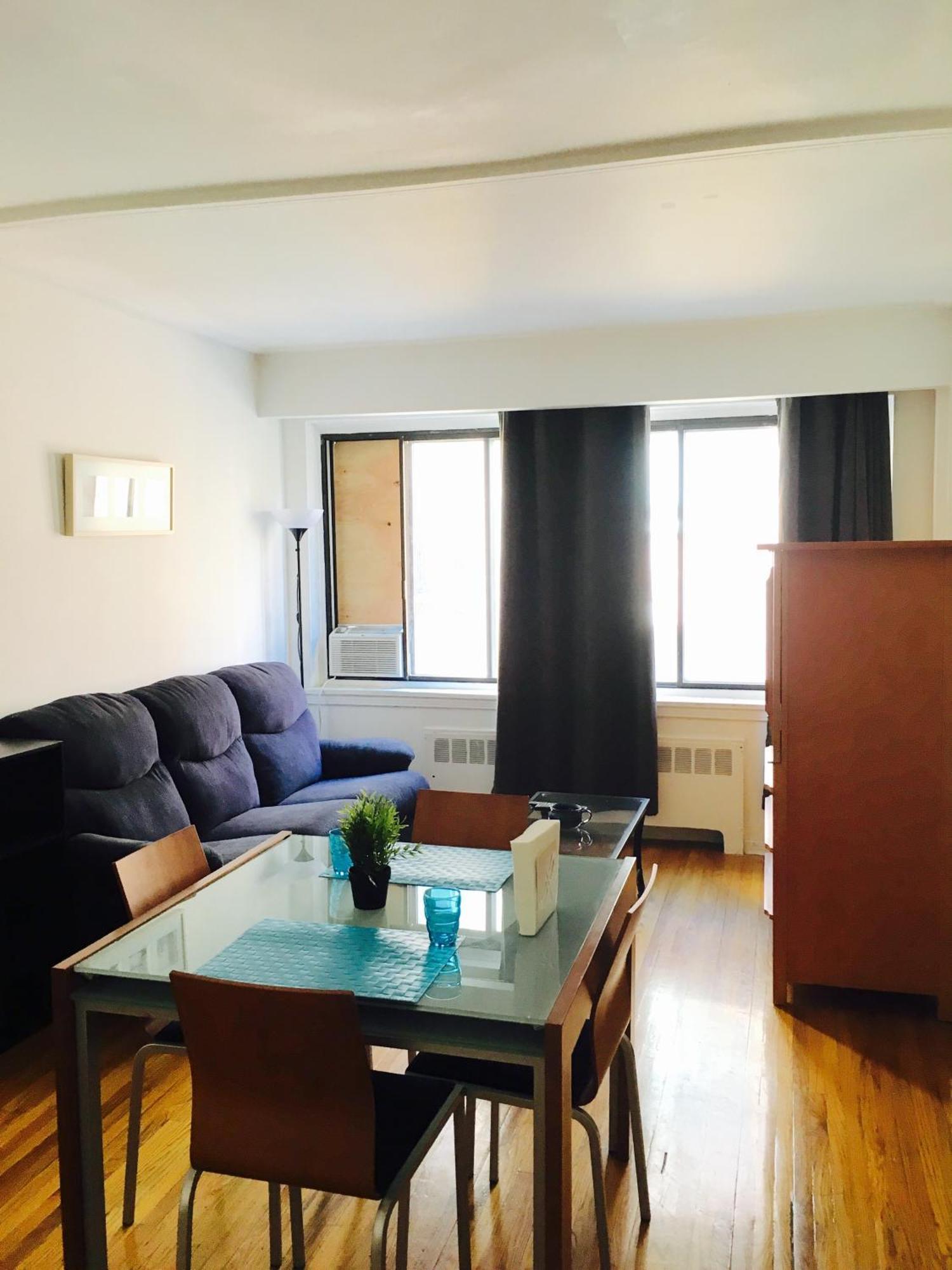 Apartment Stylish Comfortable In The Golden Square Mile Montreal