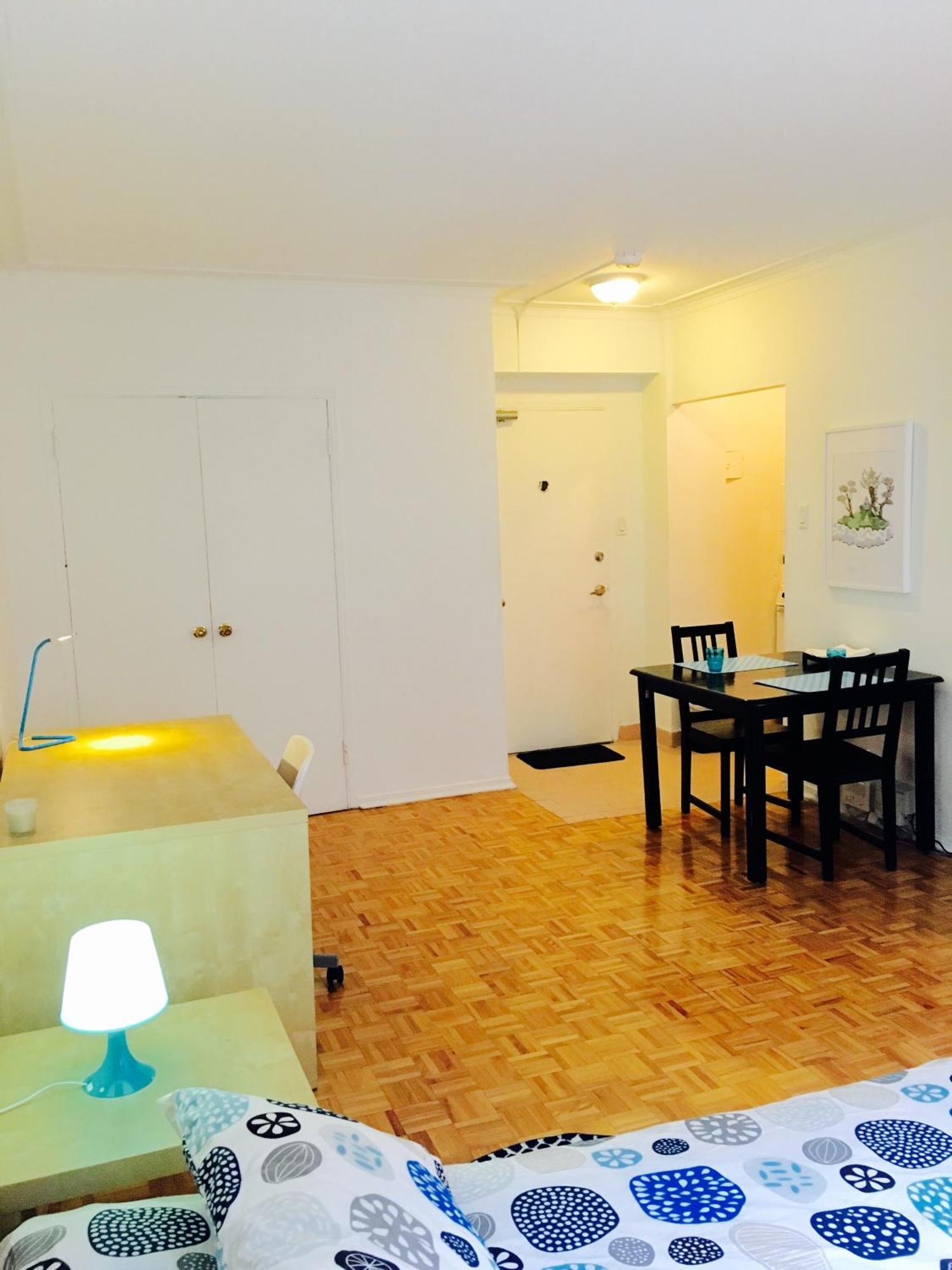 Stylish Apartment: Comfortable In The Golden Square Mile Montreal