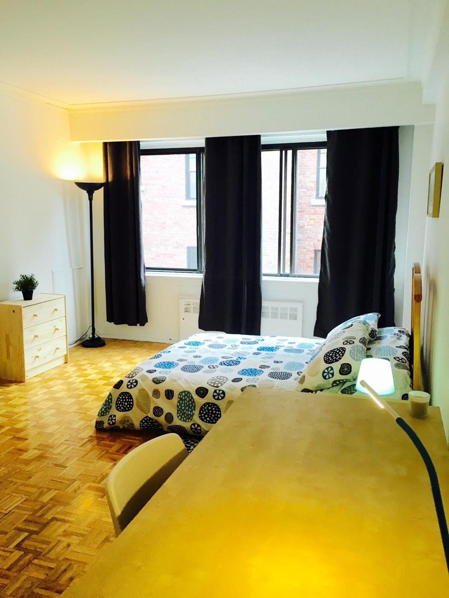 Stylish Apartment: Comfortable In The Golden Square Mile Montreal