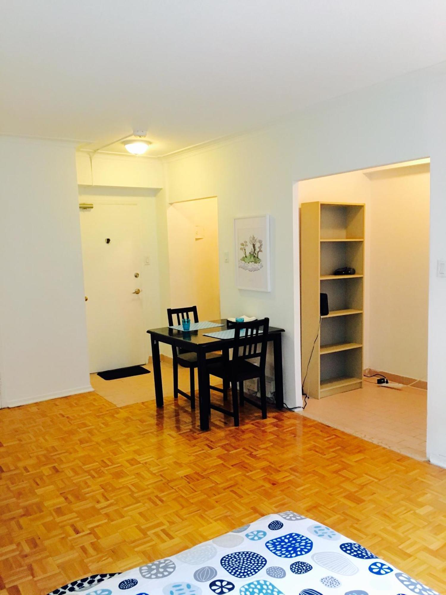 Apartment Stylish Apartment: Comfortable In The Golden Square Mile Montreal