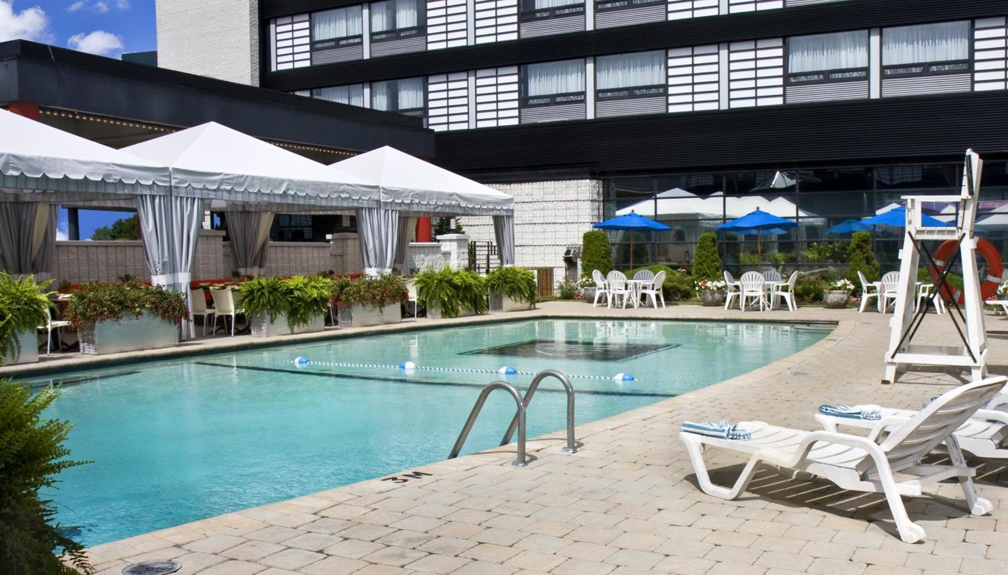 Ruby Foo's Hotel