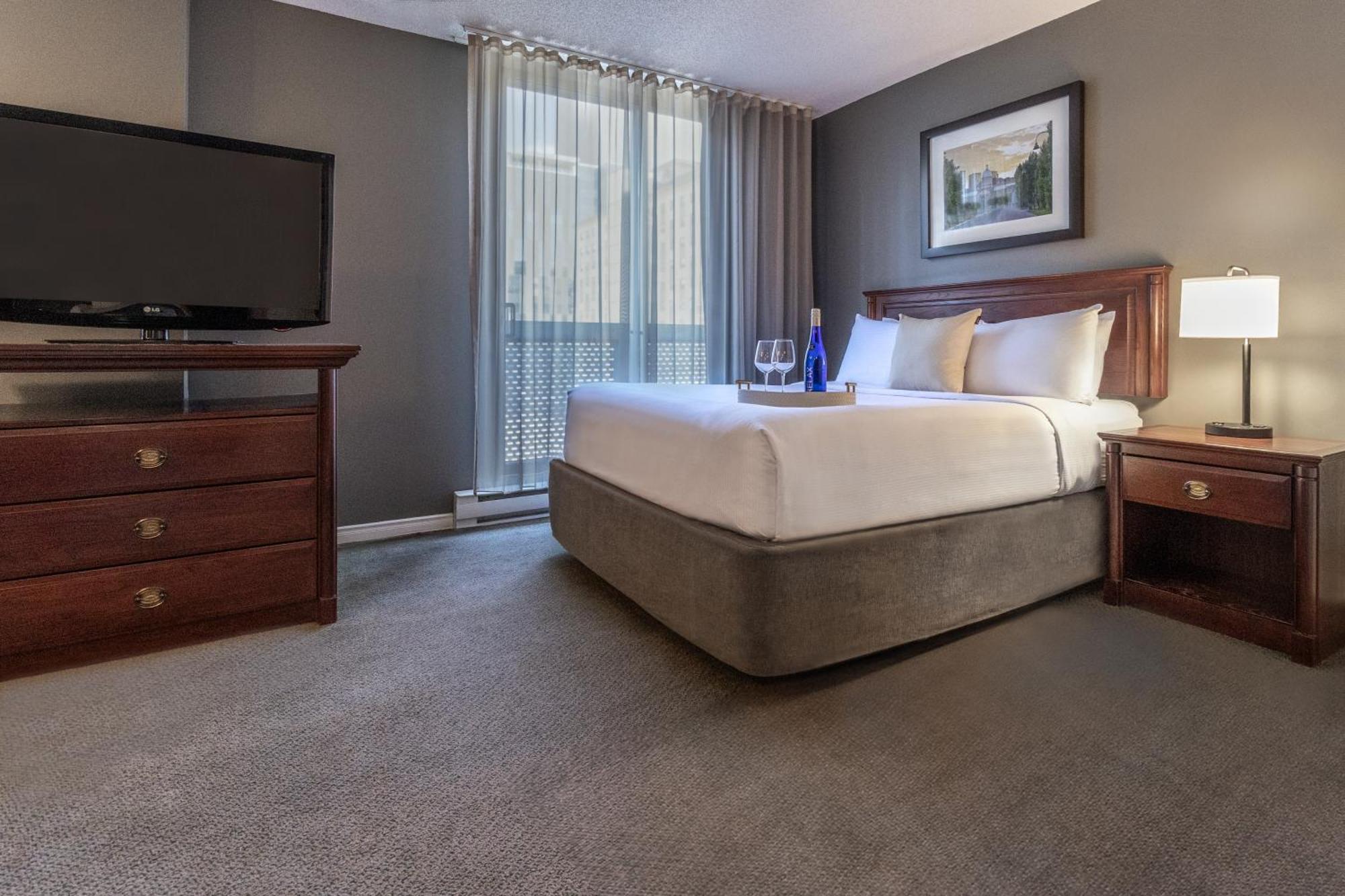 Hotel Faubourg Centre-ville Downtown Montreal