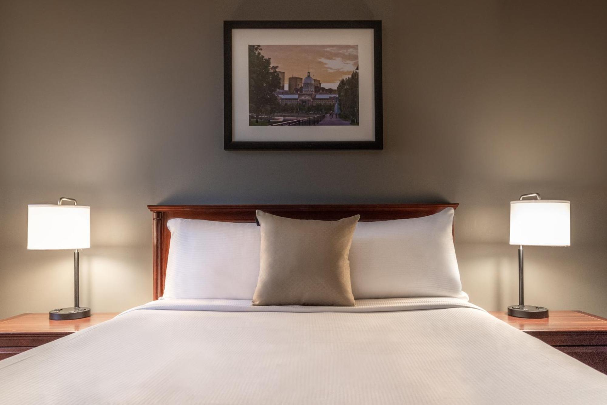 Hotel Faubourg Centre-ville Downtown Montreal