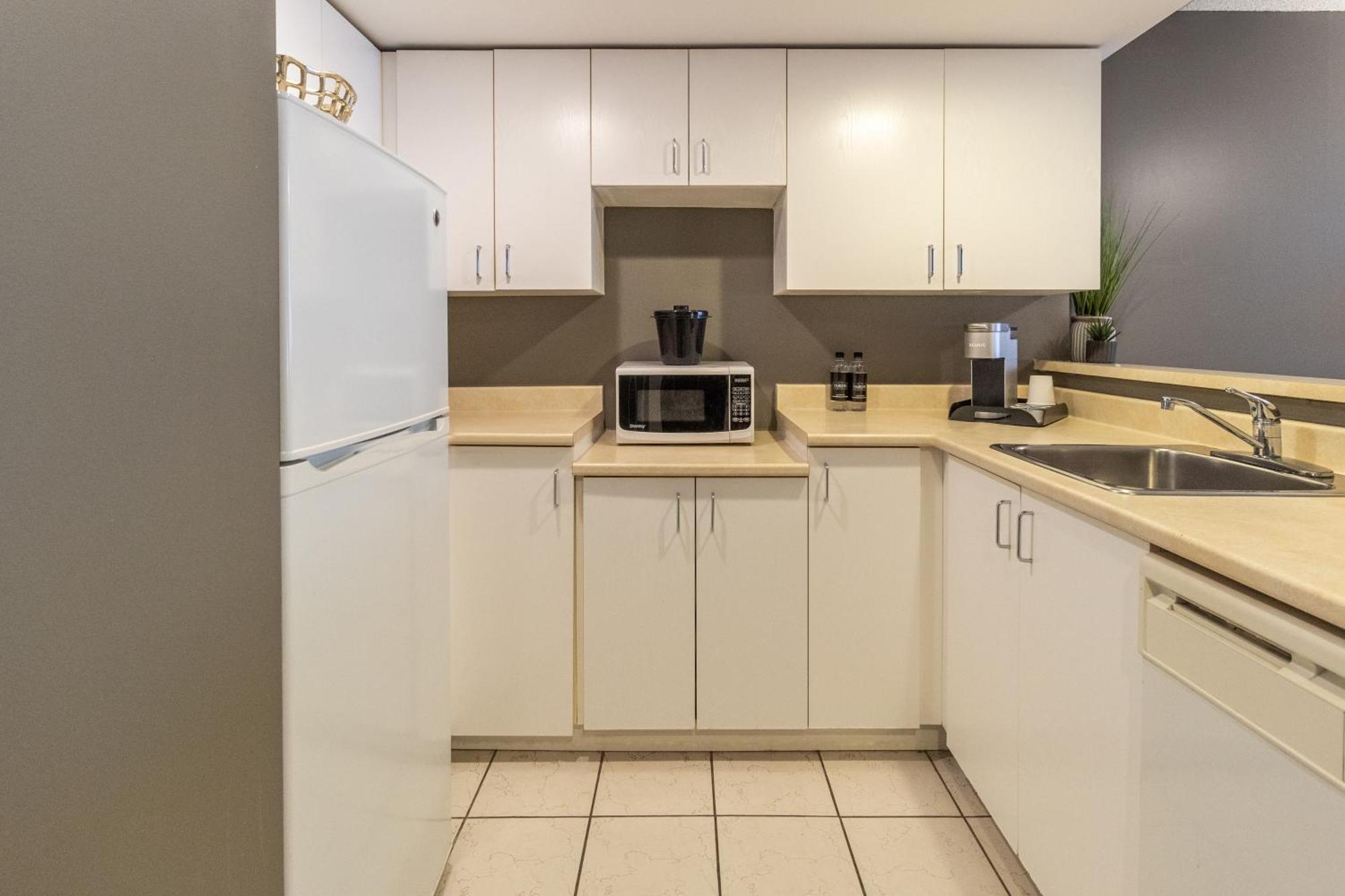 Faubourg Centre-ville Downtown Hotel Montreal