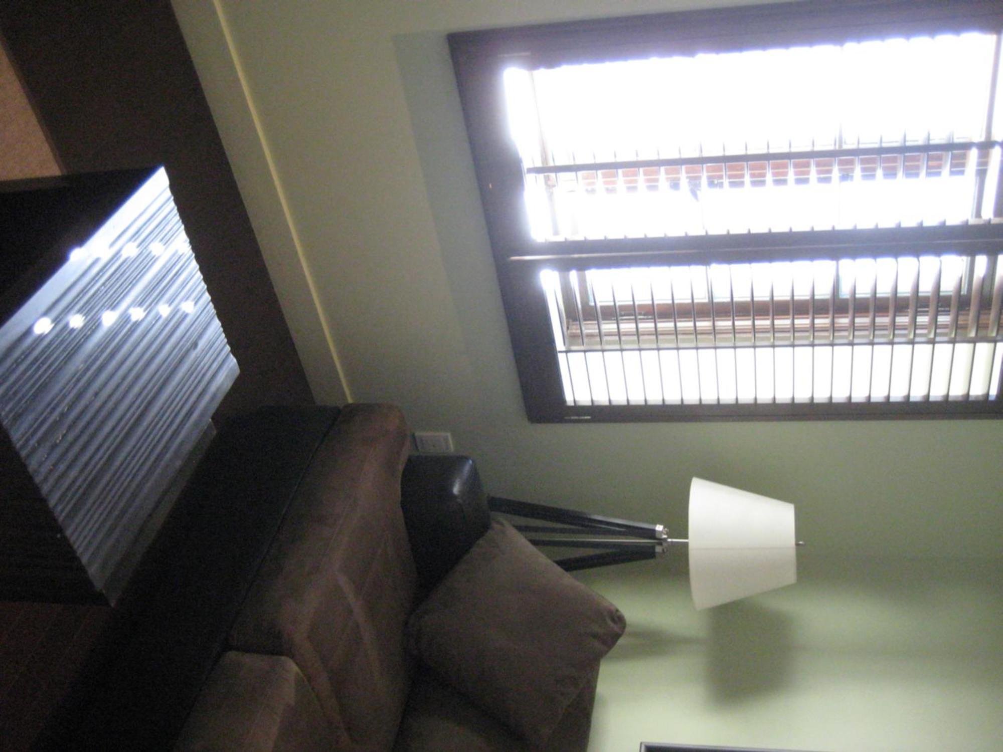 Hotel 1595 Saint-denis Montreal