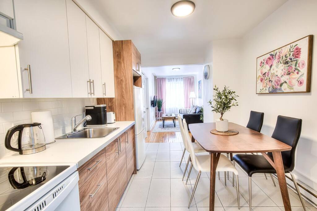 Plateau Escape & Nightlife Adventures! Downtown Super Value! Full 1br Apartment
