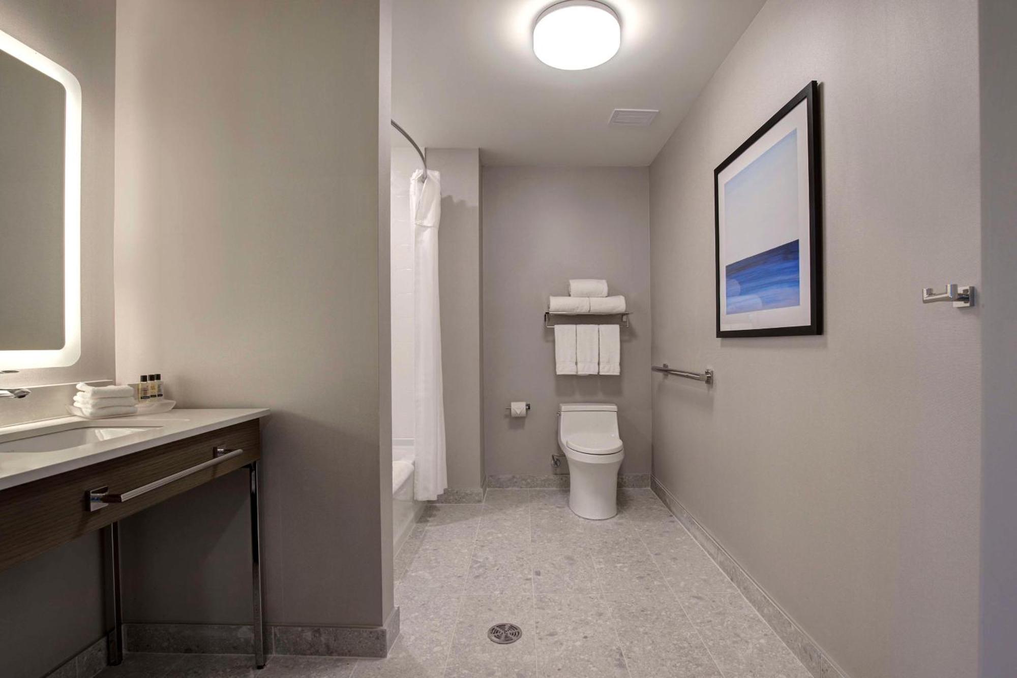 Hotel Hampton Downtown, Qc