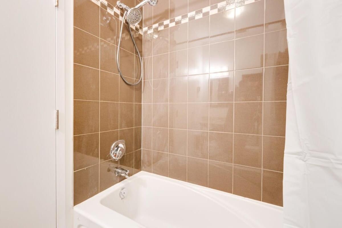 M11 Beautiful Cozy 2br Wac Perfect Location Apartment *
