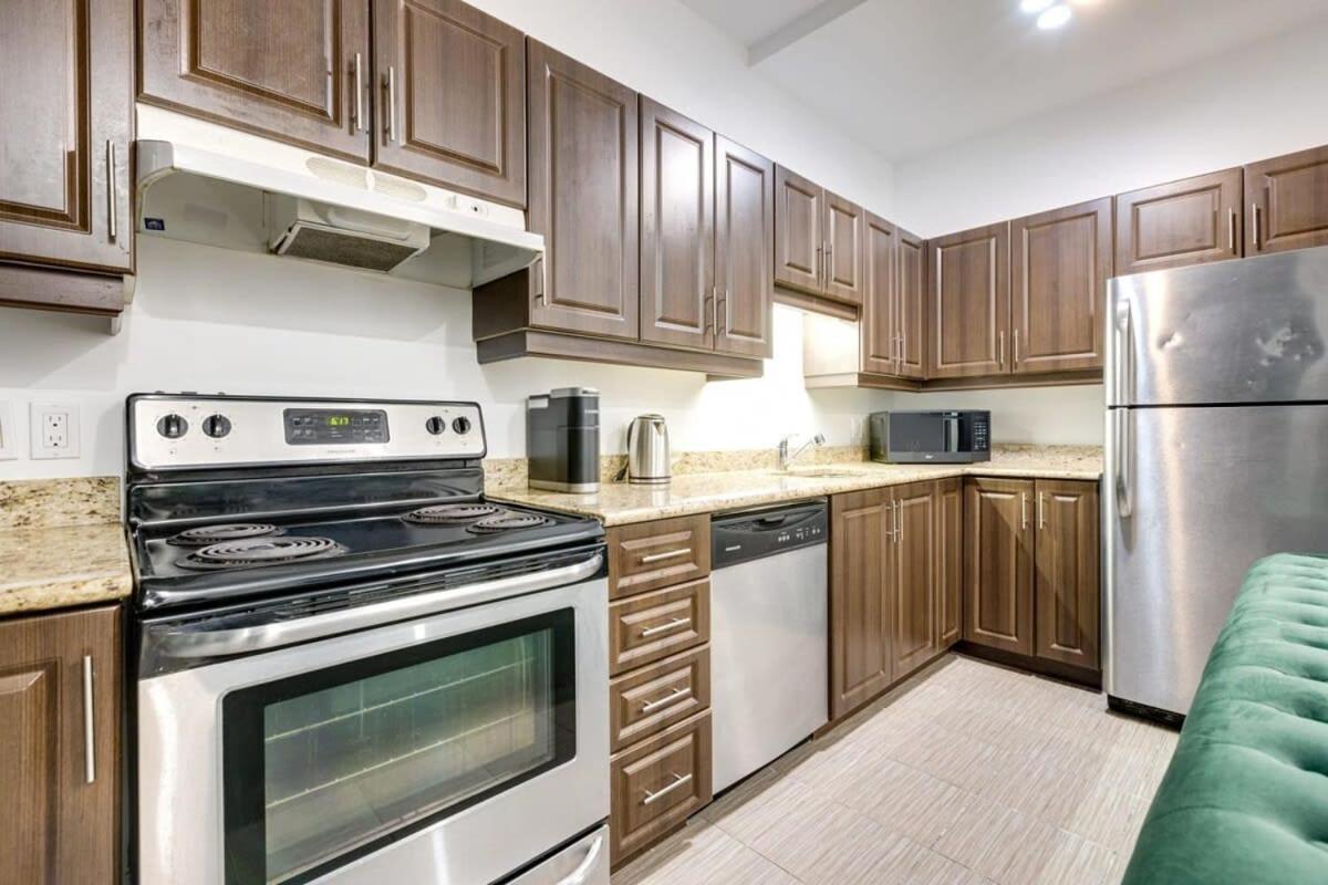 M11 Beautiful Cozy 2br Wac Perfect Location Apartment *