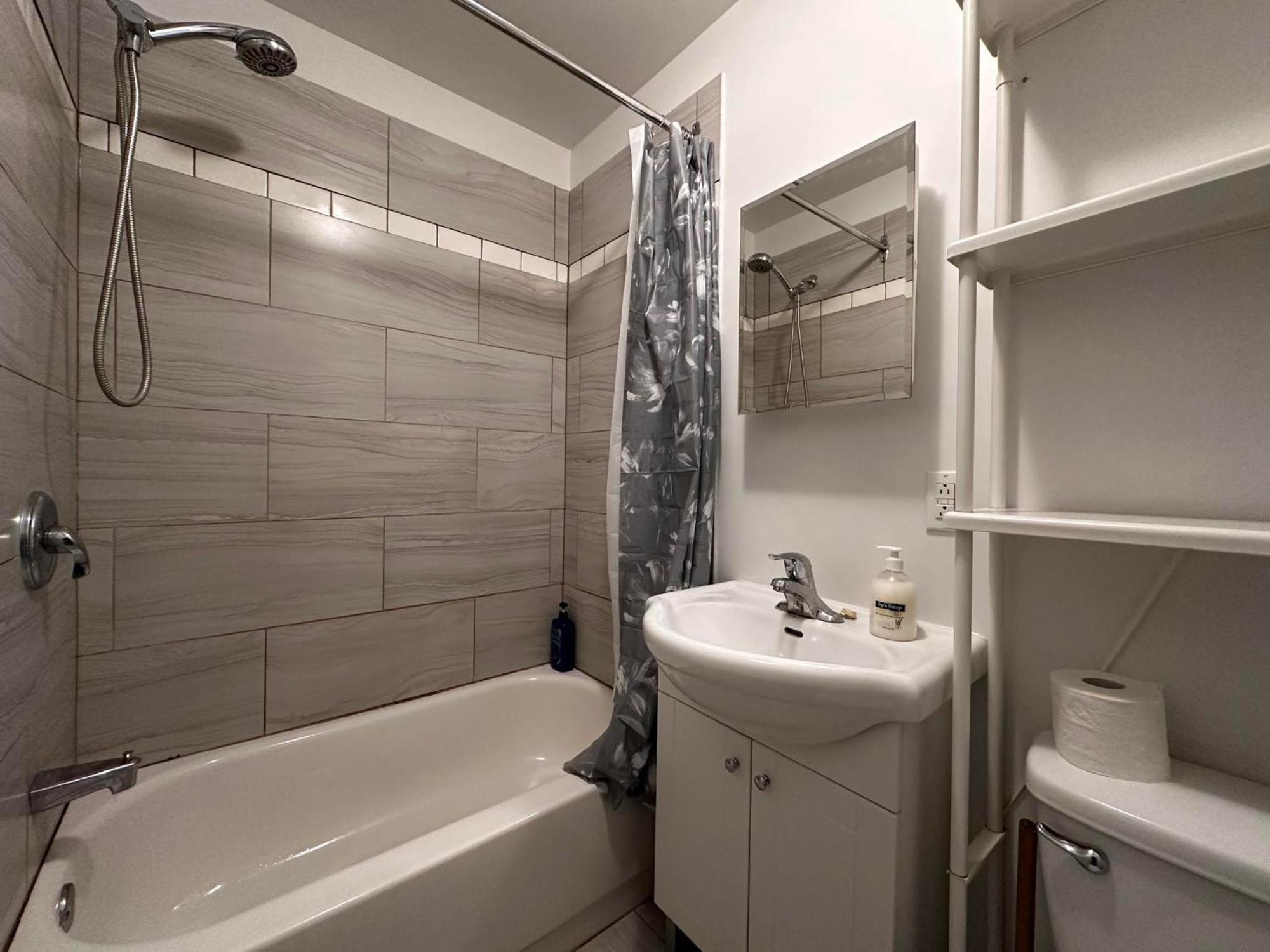 Apartment Niu - 461 Montreal