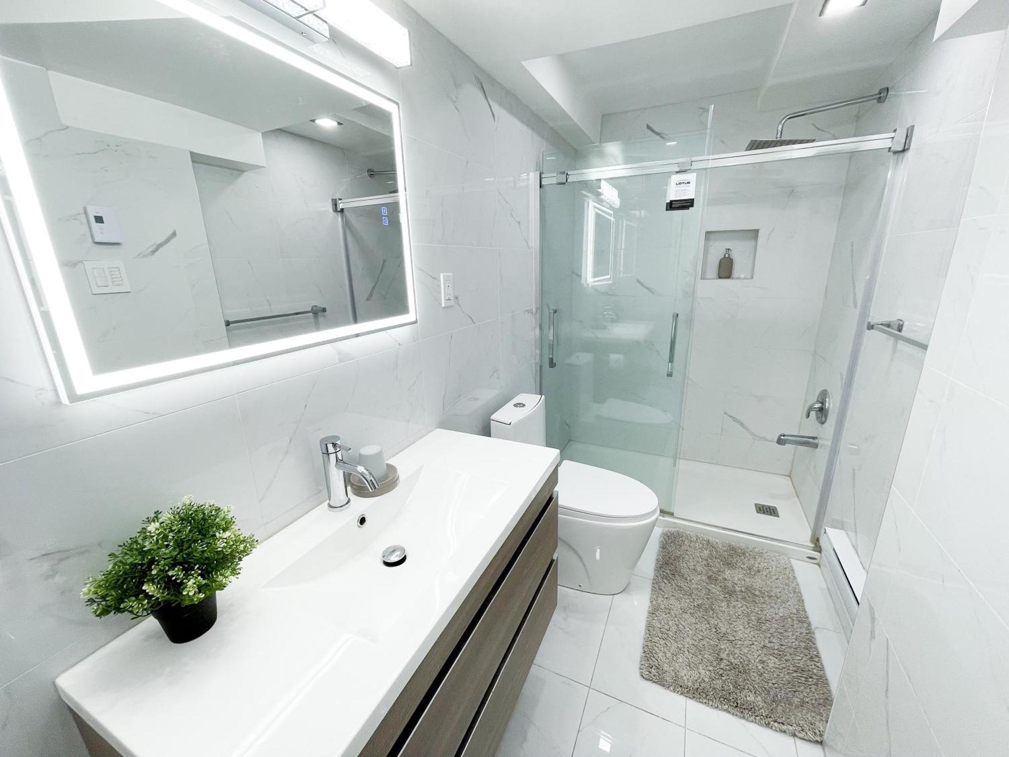 Entire Near Downtown & Trudeau Yul Airport * Montreal