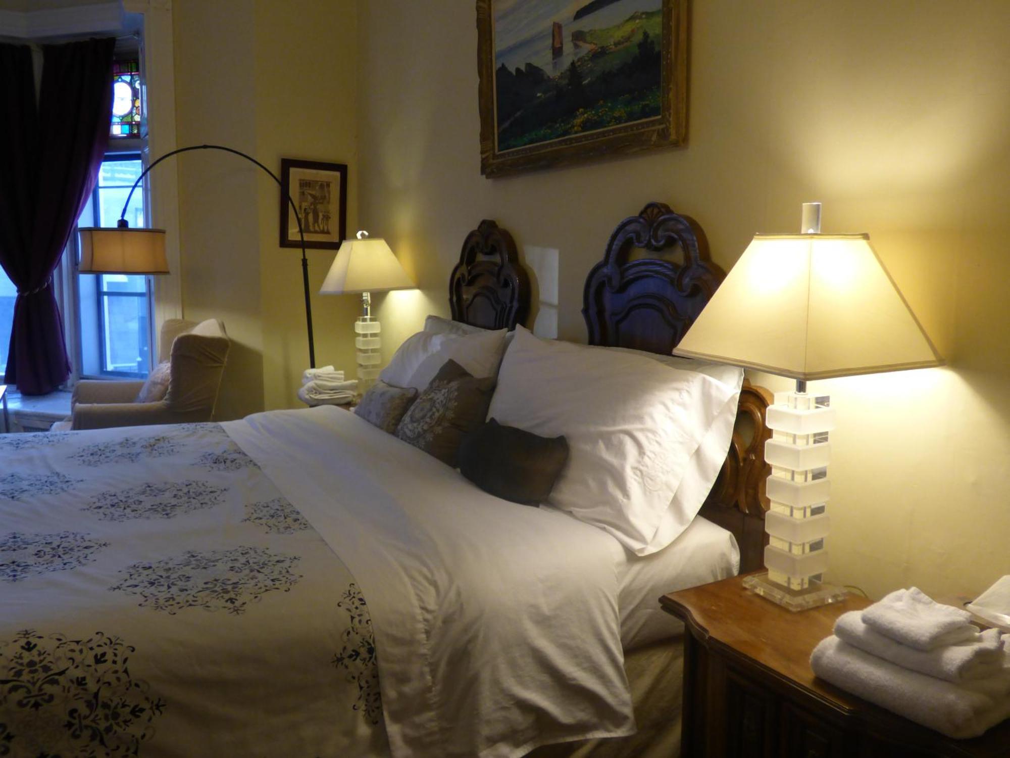 Gingerbread Manor Bed & Breakfast Montreal