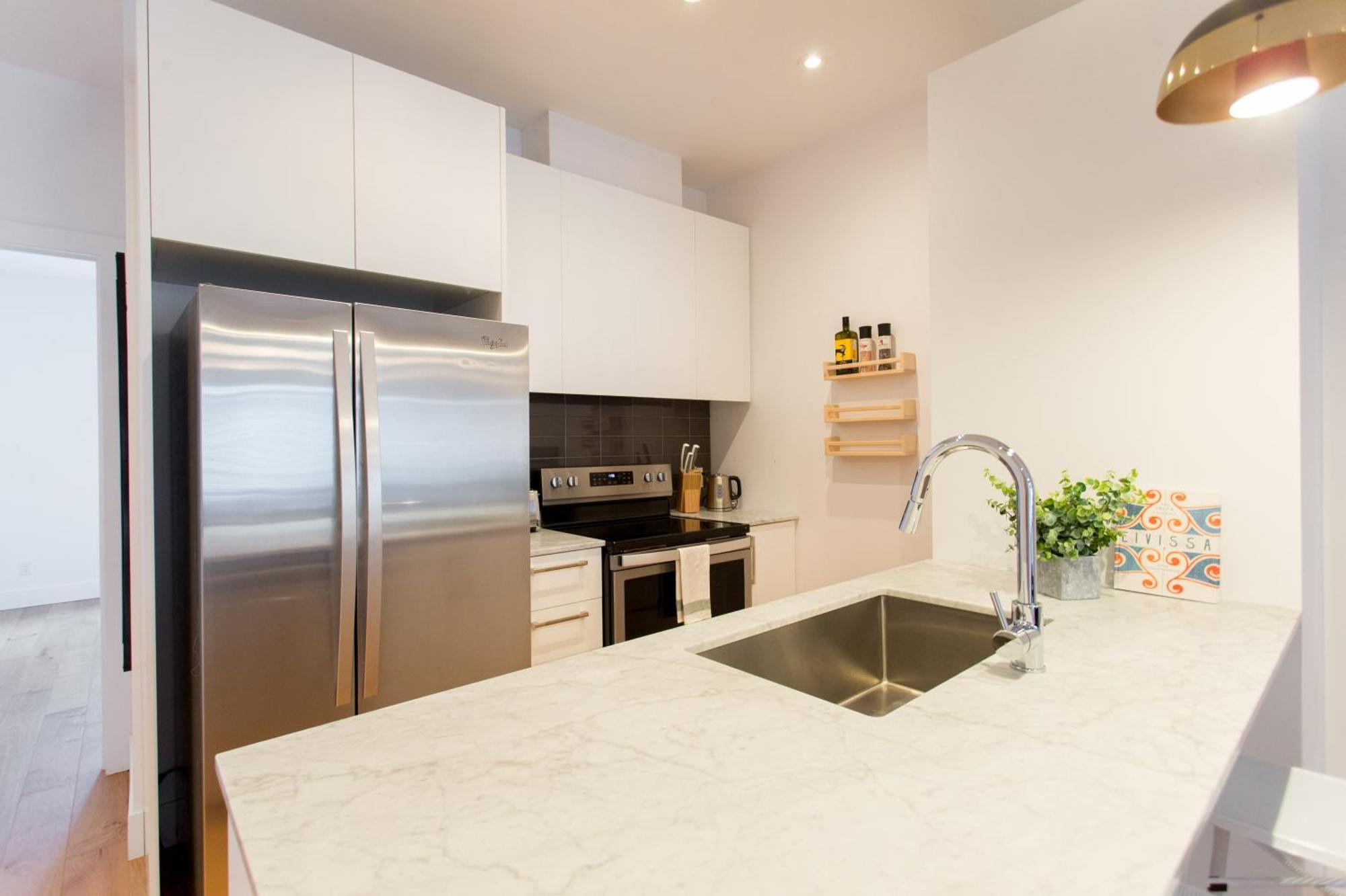 Hip, Stylish In Little Italy By Den A Apartment Montreal