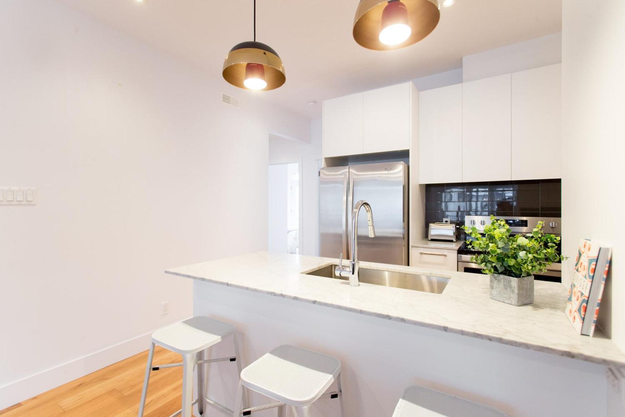 Hip, Stylish In Little Italy By Den A Apartment Montreal