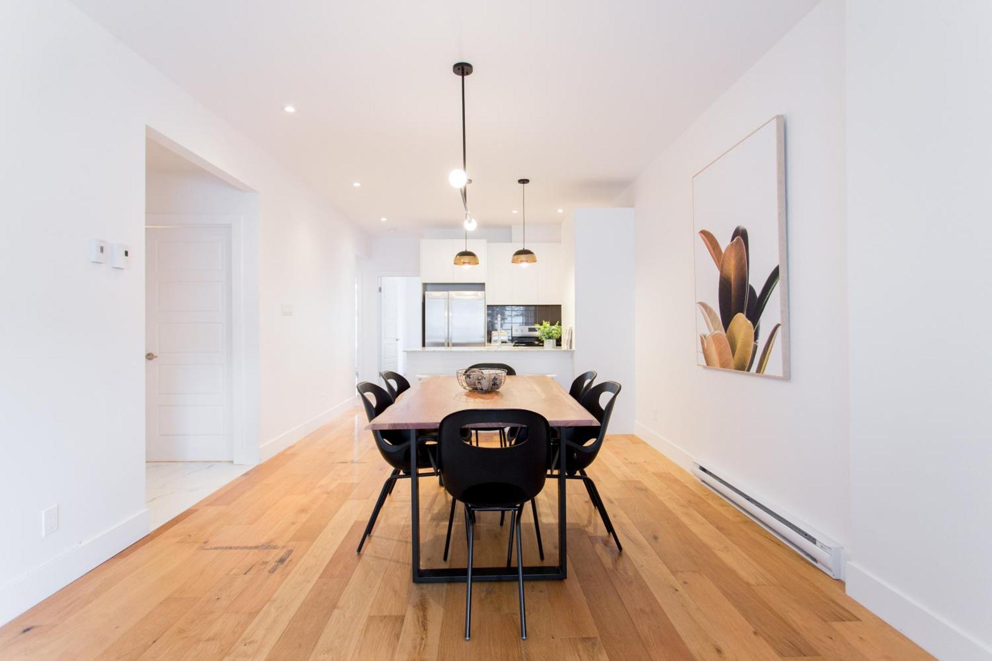 Hip, Stylish In Little Italy By Den A Apartment *